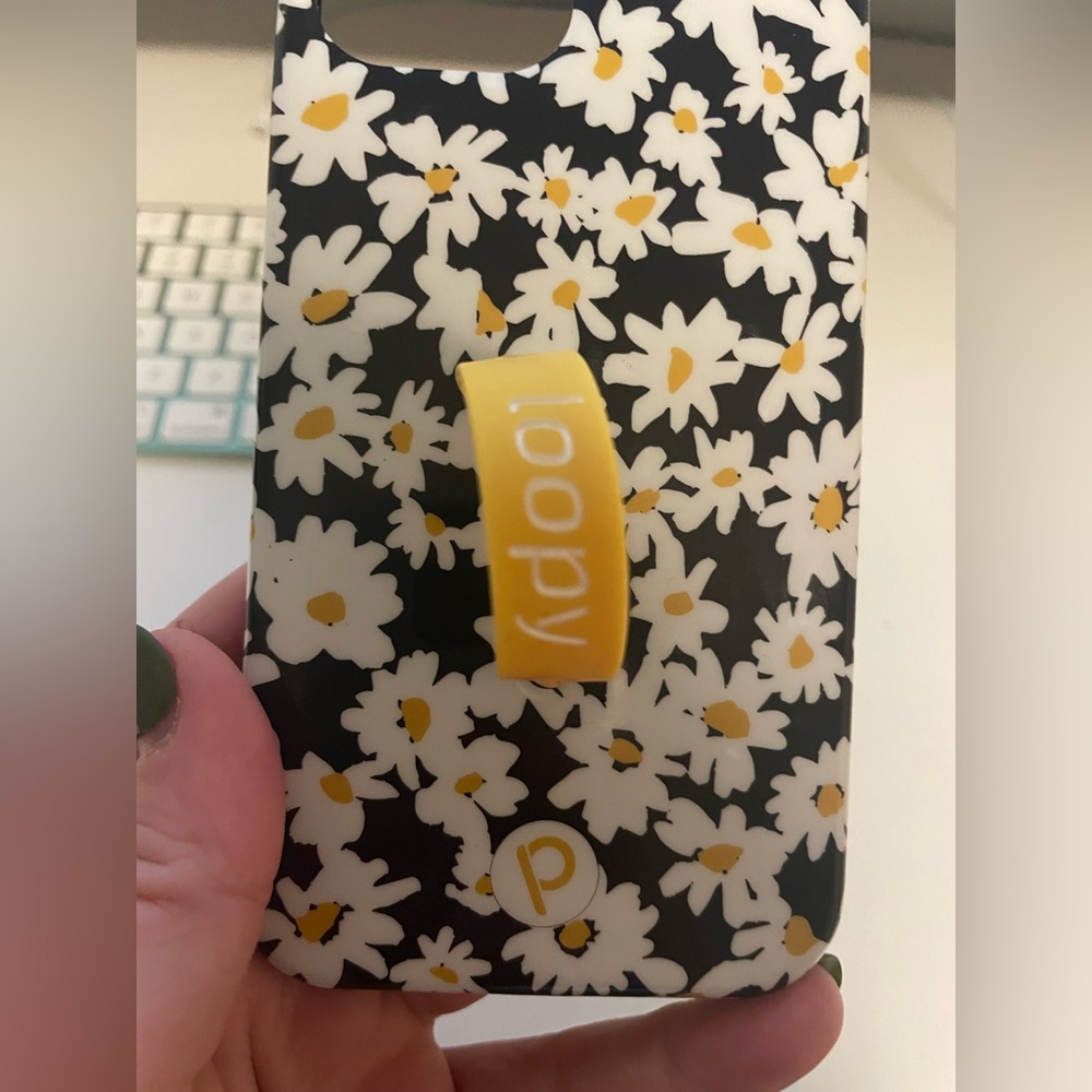 iPhone 12 Pro loopy case - Daisies